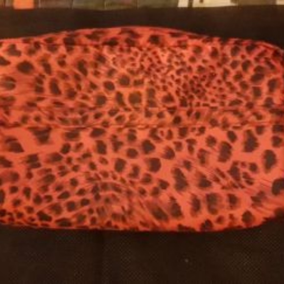 🚫SOLD🚫 PurseN Red Leopard Print Makeup Case - Picture 2 of 5